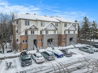 95 Strathaven, Cyrville - Carson Grove - Pineview, On K1j 1k7