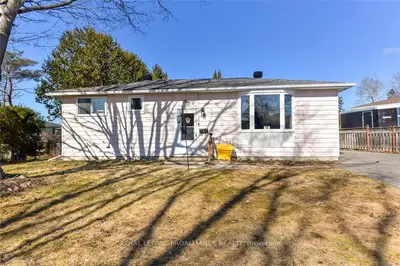 18 Laurie Court, Kanata, On K2l 1s4