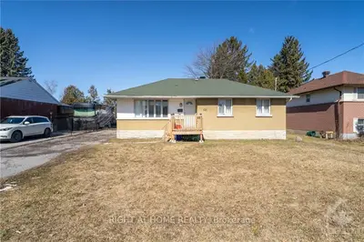131 Meadowlands Drive W, Meadowlands - Crestview And Area, On K2g 2s3