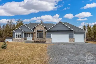 415 Gaelic Glen Ridge, Stittsville - Munster - Richmond, On K0a 1b0