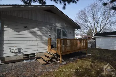 1113 Maisonneuve Street, Orleans - Convent Glen And Area, On K1c 1k9
