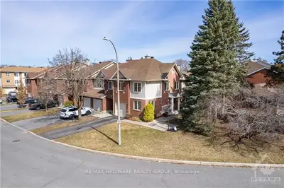 6117 Oak Meadows Drive, Orleans - Convent Glen And Area, On K1c 7g6