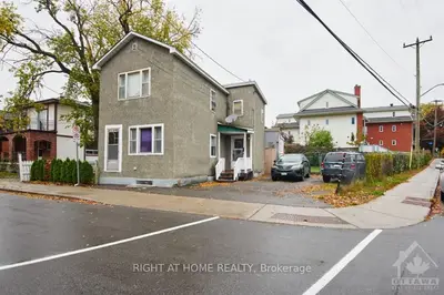 321 Savard Avenue, Vanier And Kingsview Park, On K1l 7s1