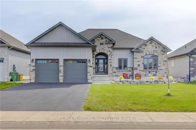 69 Noble Crescent, Petawawa, On K8h 0g1