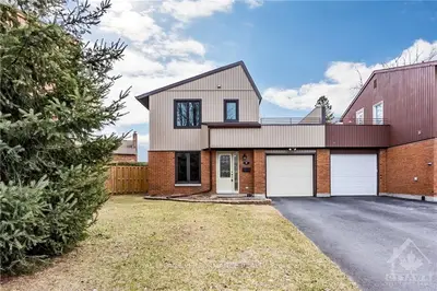 55 SAMPLE Road, Hunt Club - Windsor Park Village and Area, ON K1V 9T8