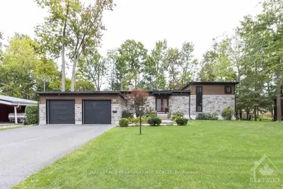 28 Burnbank Street, Tanglewood - Grenfell Glen - Pineglen, On K2g 0h4
