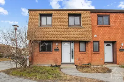 5 Woodvale A, South Of Baseline To Knoxdale, On K2g 4g9