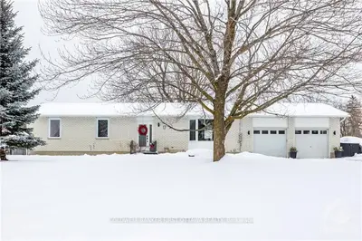 17 Mccooeye Lane, Stittsville - Munster - Richmond, On K2s 1b9