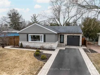 2216 HILLARY Avenue, Alta Vista and Area, ON K1H 7J1