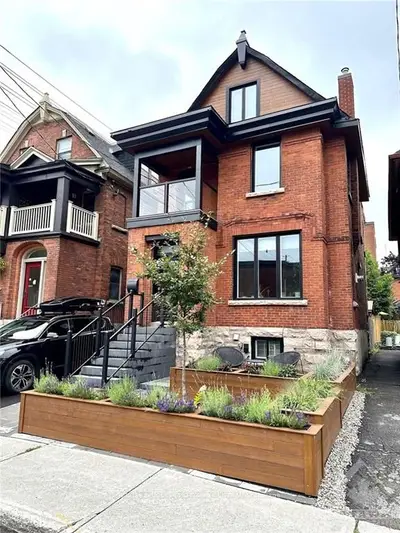 531 Gilmour Street, Ottawa Centre, On K1r 5l3