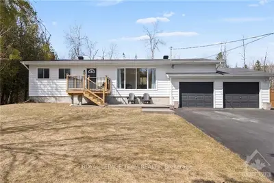 3297 Panmure Road, Carp - Dunrobin - Huntley - Fitzroy And Area, On K0a 2h0
