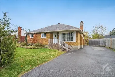 162 Meadowlands Street W, Meadowlands - Crestview And Area, On K2g 2s6
