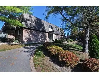 310 Garden Glen, Meadowlands - Crestview And Area, On K2g 1e4