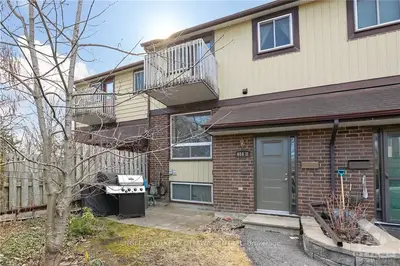 404 Montfort Street 11, Manor Park - Cardinal Glen And Area, On K1l 8g7