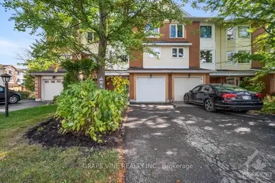 9 Arbordale Crescent, South Of Baseline To Knoxdale, On K2g 5c7