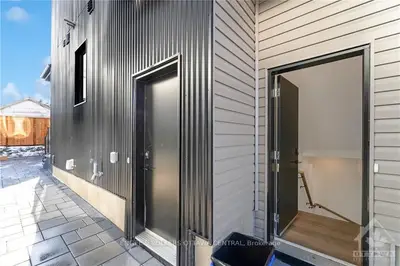 130 Carillon Street B, Vanier And Kingsview Park, On K1l 5y3