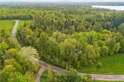 Lt 24 Pt 1 Kerr Line, Whitewater Region, On K0j 1v0