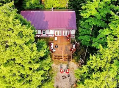150 Izatt Lake Road, Lanark Highlands, On K0g 1m0