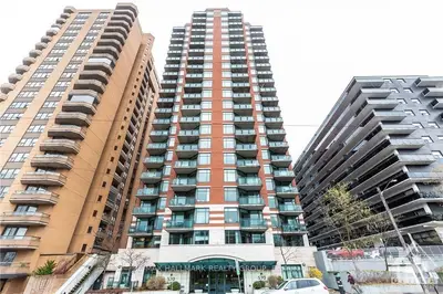 570 Laurier Avenue 1704, Ottawa Centre, On K1r 1c8