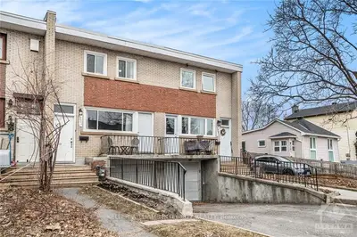 1253 Emperor Avenue, Carlington - Central Park, On K1z 8c4