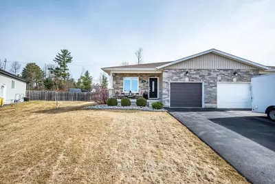 25 Noble Crescent, Petawawa, On K8h 0g1