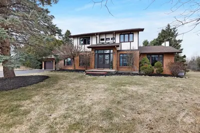 7087 QUINNFIELD Way, Greely - Metcalfe - Osgoode - Vernon and Area, ON K4P 1B7