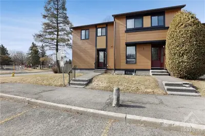6913 Bilberry Drive, Orleans - Convent Glen And Area, On K1c 2c1