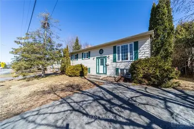 48 Fringewood Drive, Stittsville - Munster - Richmond, On K2s 1t8