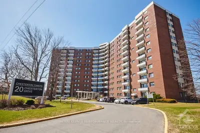 20 Chesterton Drive 1118, Cityview - Parkwoods Hills - Rideau Shore, On K2e 6z7