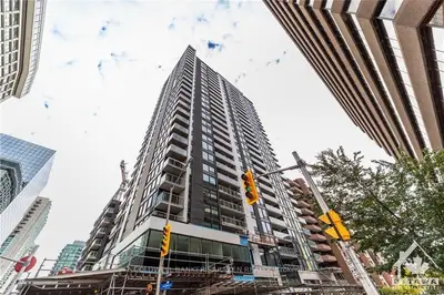 340 Queen Street 1705, Ottawa Centre, On K1r 0g1