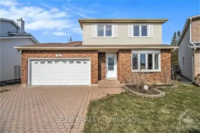 56 Canbury Crescent, Tanglewood - Grenfell Glen - Pineglen, On K2g 4l4