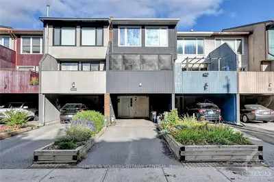 209 Booth Street, West Centre Town, On K1r 7v4