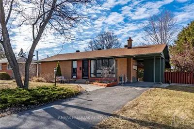 25 Ellery Crescent, Bells Corners And South To Fallowfield, On K2h 6m5