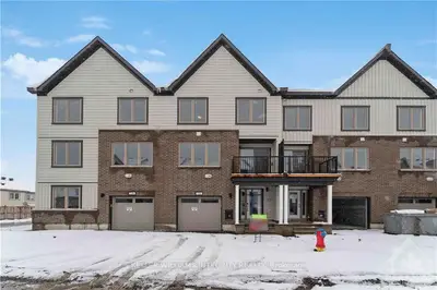 544 Woven, Stittsville - Munster - Richmond, On K2s 3b3