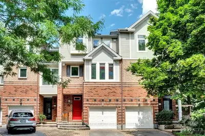 55 Robinson Avenue, Lower Town - Sandy Hill, On K1n 8n8