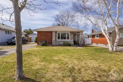916 INNSWOOD Drive, McKellar Heights - Glabar Park and Area, ON K2A 3S1