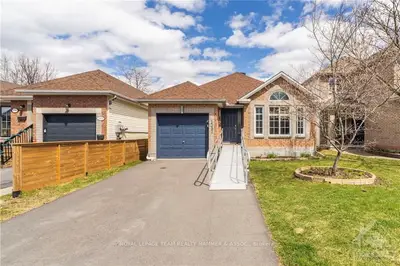1382 Chicory Place, Cyrville - Carson Grove - Pineview, On K1j 1e7