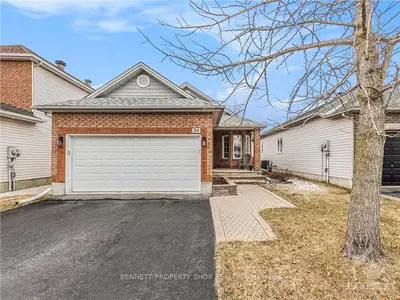 34 Allanford Avenue, Hunt Club - South Keys And Area, On K1t 3z5