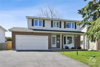 15 Canbury Crescent, Tanglewood - Grenfell Glen - Pineglen, On K2g 4l3
