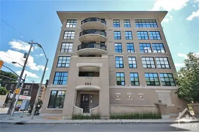 290 POWELL Avenue 403, Parkway Park - Queensway Terrace S and Area, ON K1S 5T4