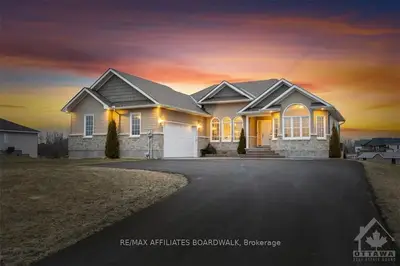 282 Country Lane Drive, Beckwith, On K7c 3p2