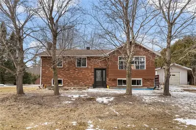 771 Lakeview Avenue, Petawawa, On K8a 7p8