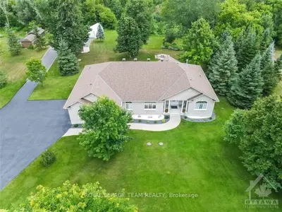 6224 DEERMEADOW Drive, Greely - Metcalfe - Osgoode - Vernon and Area, ON K4P 1M9