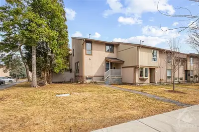 2109 Stonehenge Crescent, Cyrville - Carson Grove - Pineview, On K1b 4n7