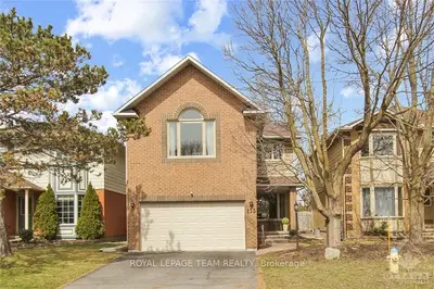 113 BEECHFERN Drive, Stittsville - Munster - Richmond, ON K2S 1E4