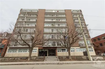 420 Gilmour Street 902, Ottawa Centre, On K2p 0r9