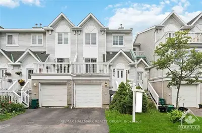 93 CASTLEGREEN, Hunt Club - South Keys and Area, ON K1T 3N3
