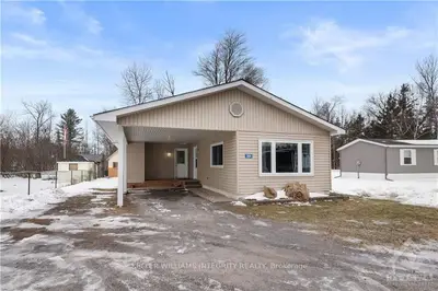 8250 County Road 17 Road 304, Clarence-rockland, On K4k 1k7