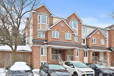 63 Briston, Hunt Club - South Keys And Area, On K1g 5p8