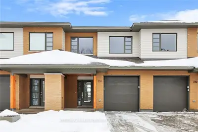 737 Acai Way, Blossom Park - Airport And Area, On K1x 0k1